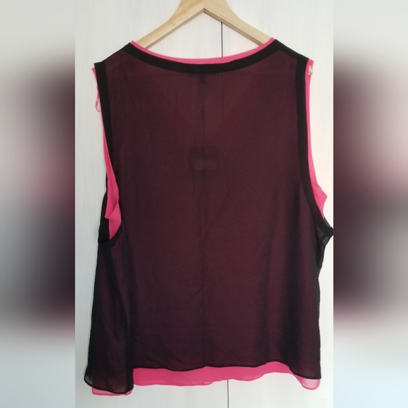 Beautiful black/pink sleeveless top - Picture 2 of 4